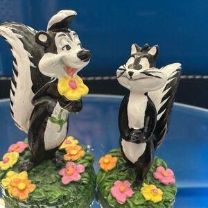 Pepe Le Pew And Penelope Mini Figurines